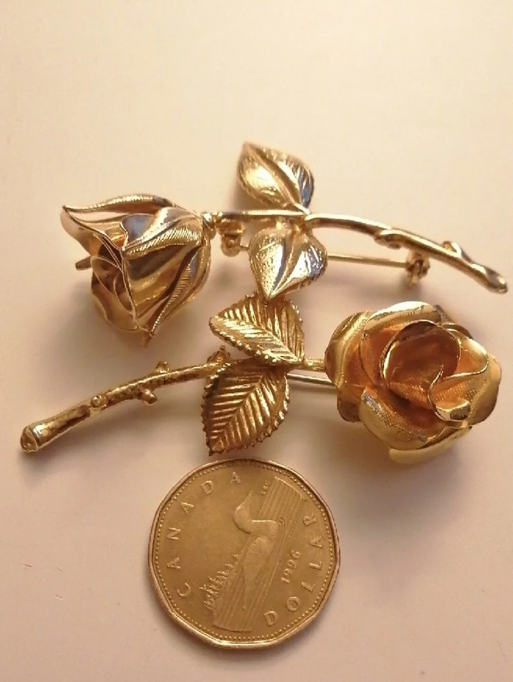2 Gold Tone Roses Bundle Lot - Picture 4 of 4